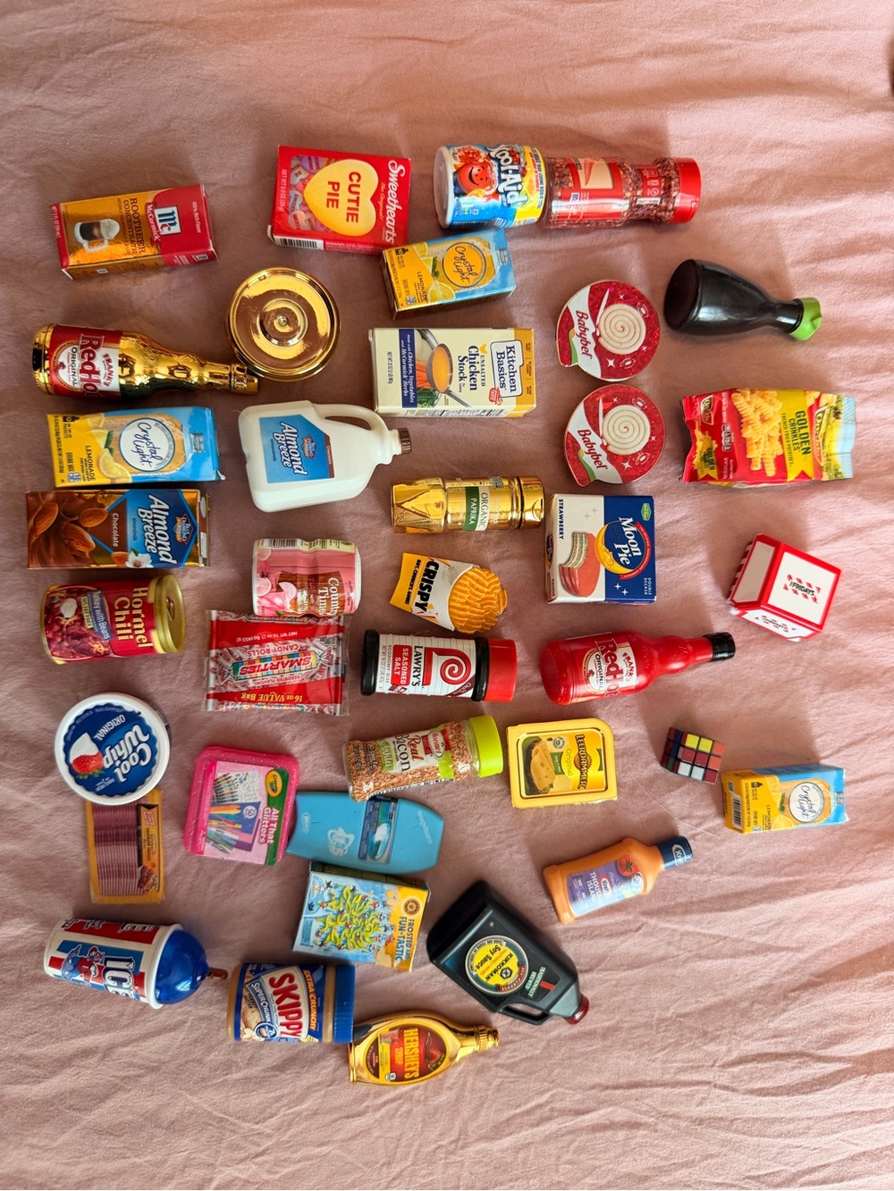 Mini Brands variety including a few golds!